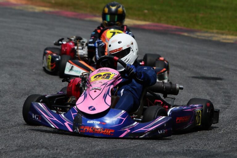 Erick Mesquita a bordo do seu kart #26 (Divulgação / Fernando Santos)
