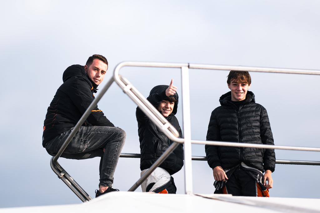 Guilherme e Rafael com o coach Erick Lutum (KMCom / Matteo Segato)