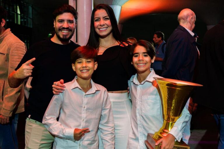 Rafael e a família (KMCom / Pedro King)